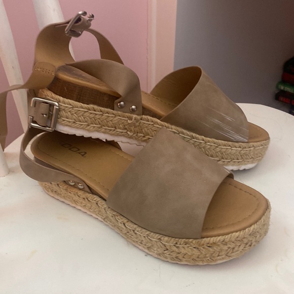 Espadrilles 💙 CLOSET CLEANOUT 3 for $20 SALE 💙 - Picture 1 of 3